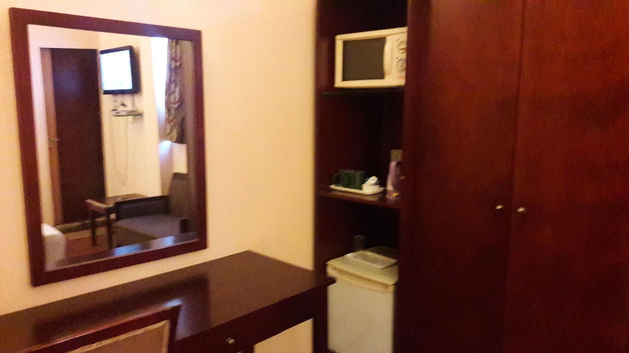 فندق أستوريا هوتل كولكاتا المظهر الخارجي الصورة